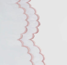 Load image into Gallery viewer, Rose/White Scalloped King Duvet Cover Set