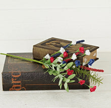 Load image into Gallery viewer, 18” Patriotic Heather & Carnation Blossom