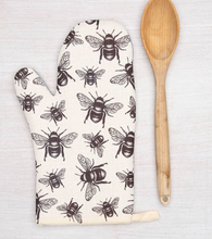Load image into Gallery viewer, Bee Oven Mitt