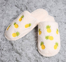 Load image into Gallery viewer, Luxury Pineapple Home Slippers- S/M
