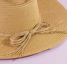 Load image into Gallery viewer, Beaded Band Cowrie Shell Cowboy Hat
