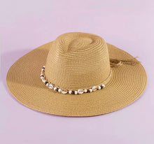 Load image into Gallery viewer, Beaded Band Cowrie Shell Cowboy Hat
