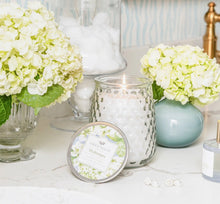 Load image into Gallery viewer, Hydrangea Signature Candle- 13oz
