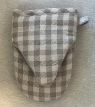 Load image into Gallery viewer, Kitchen Mitt: No Place like Home
